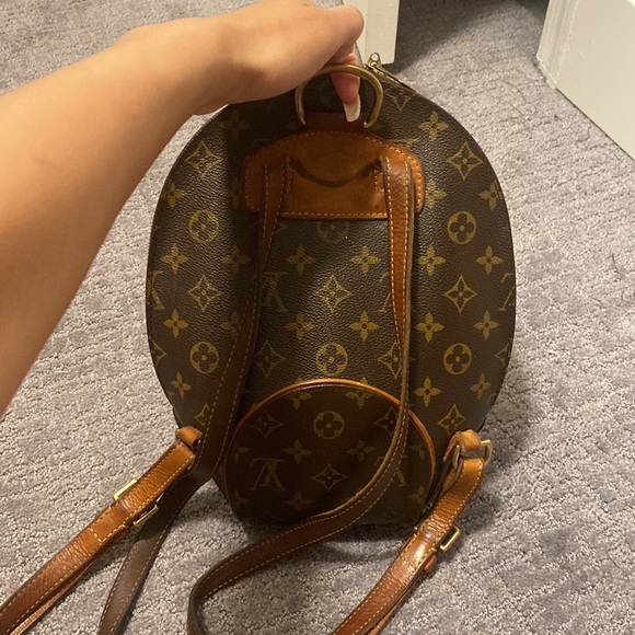 Louis Vuitton backpack - Picture 3 of 5